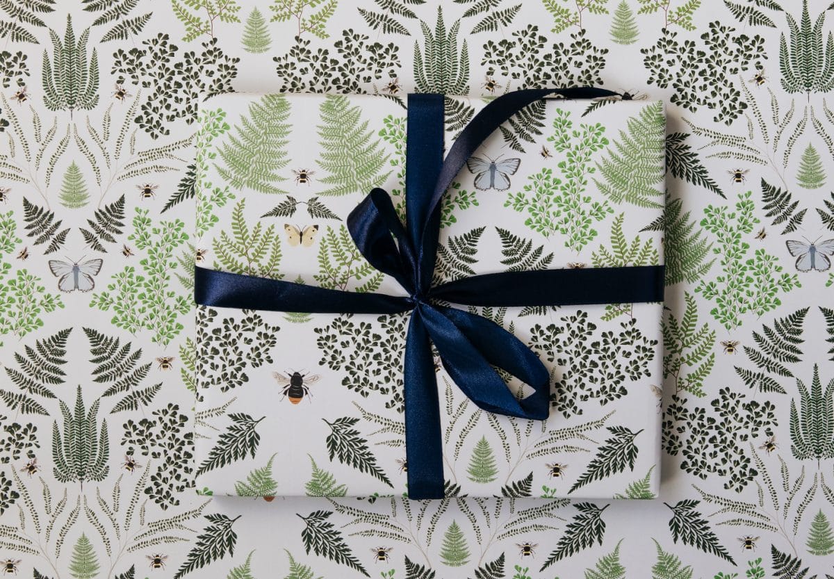 wrapping paper, luxury wrapping paper, gift wrap, plastic free, paper from an FSC-certified supplier, enviromentally friendly, sustainable, birthday paper, birthday wrapping paper. gifts, RSPB, bird design wildlife wrapping paper ferns